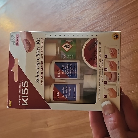 KISS Professional Salon Dip Glitter Kit•Be Glam - Picture 3 of 5